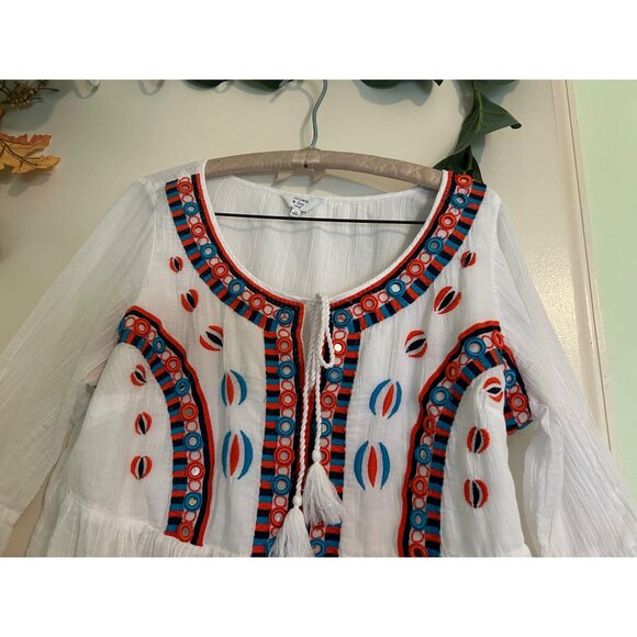 Crown & Ivy Curvy 1X Boho Peasant Top White Gauze Tunic Blouse Embroidered Tasse - Picture 2 of 11